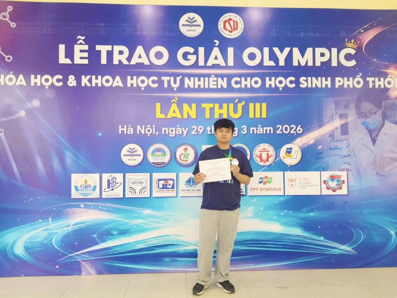TH&Agrave;NH T&Iacute;CH TUYỆT VỜI CỦA C&Aacute;C BẠN HỌC SINH LUYENTHI CLC TRONG KỲ THI OLYMPIC HO&Aacute; HỌC v&agrave; KHTN LẦN THỨ 3